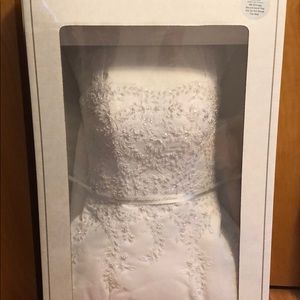 Size 4 wedding dress David’s bridal
